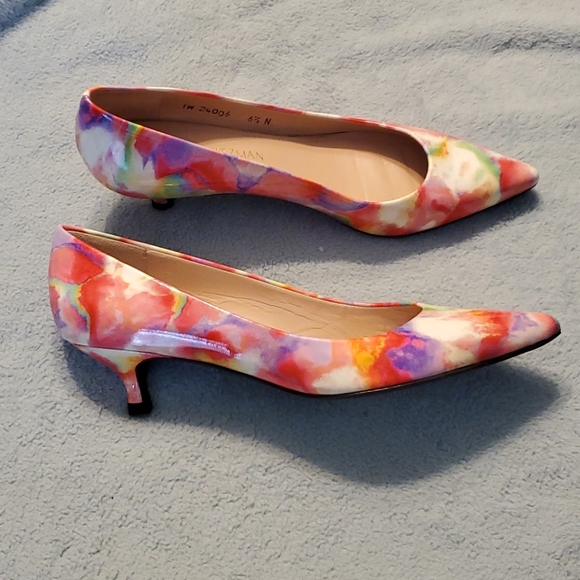 Stuart Weitzman Low Pump Floral - Picture 2 of 3